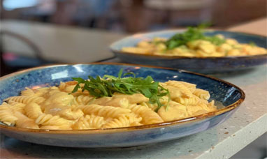 Hemlagad pasta i skål